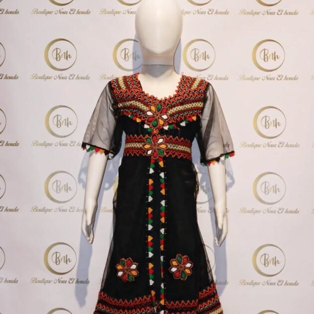 قبايل بنات  لون اسود