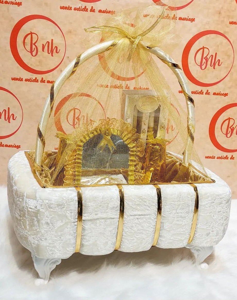 طبق حنة موديل سلة اللون ابيض بالذهبي دوزان سامبل