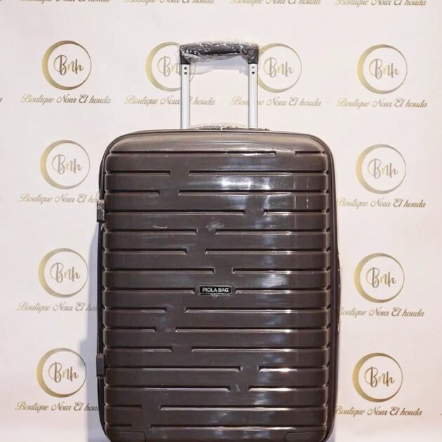 حقيبة متوسطة الحجم