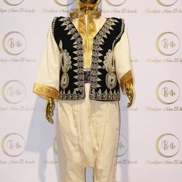 لبسة عاصمي أولاد لون اسود بالذهبي