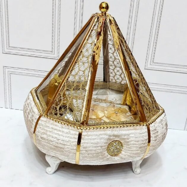 طبق حنة موديل طيفور اللون Beige بالذهبي