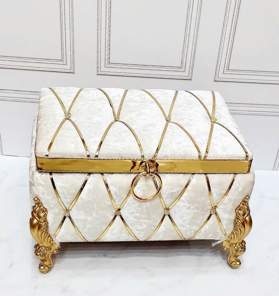 طبق حنة موديل كوفر اللون ابيض بالذهبي دوزان سامبل