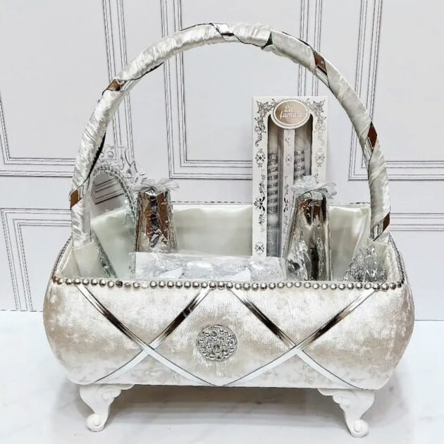 طبق حنة موديل سلة اللون ابيض بالفضي دوزان سامبل