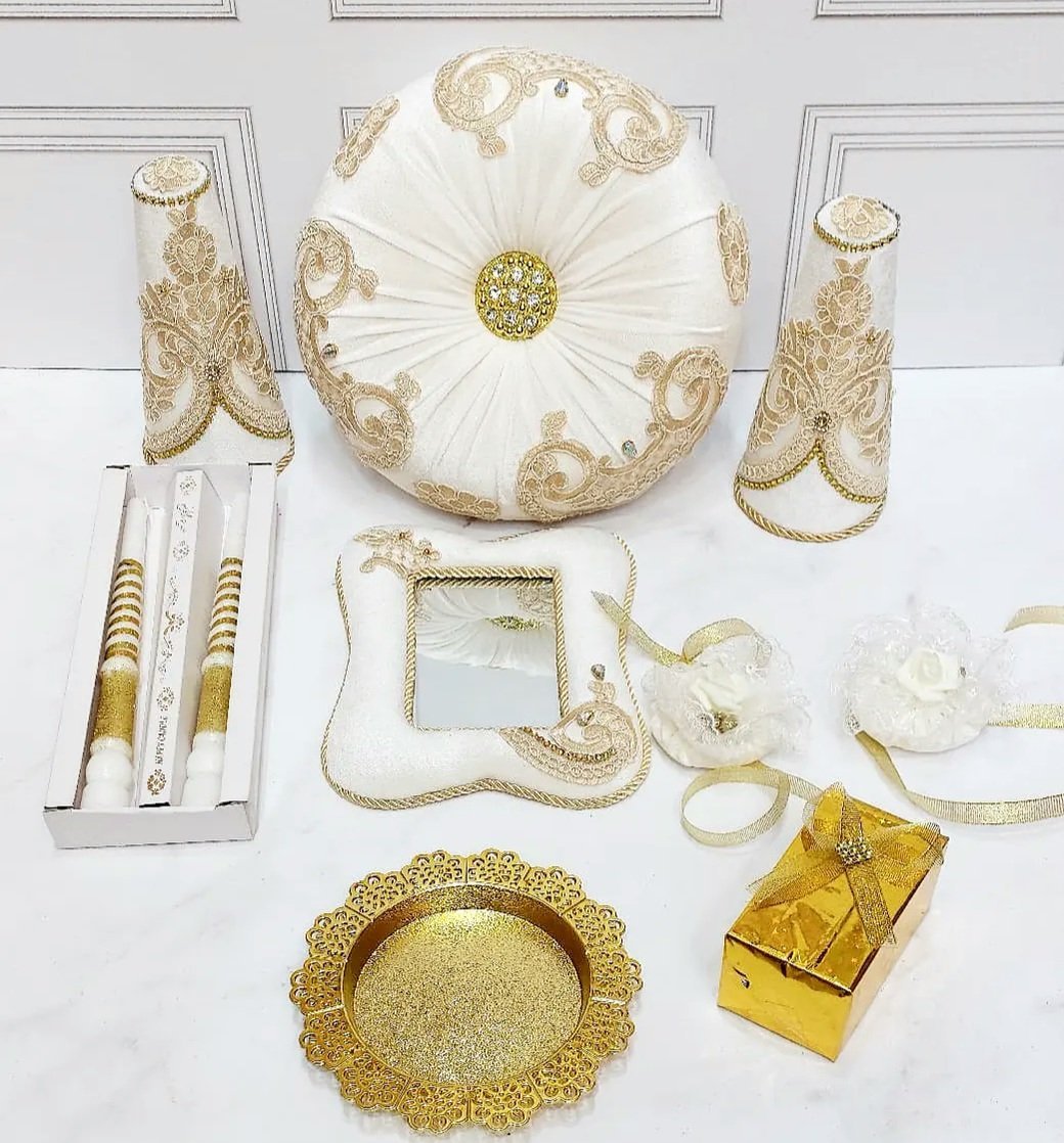 طبق حنة موديل كوفر اللون ابيض بالذهبي دوزان مغلفين بالقطيفة - الصورة 3