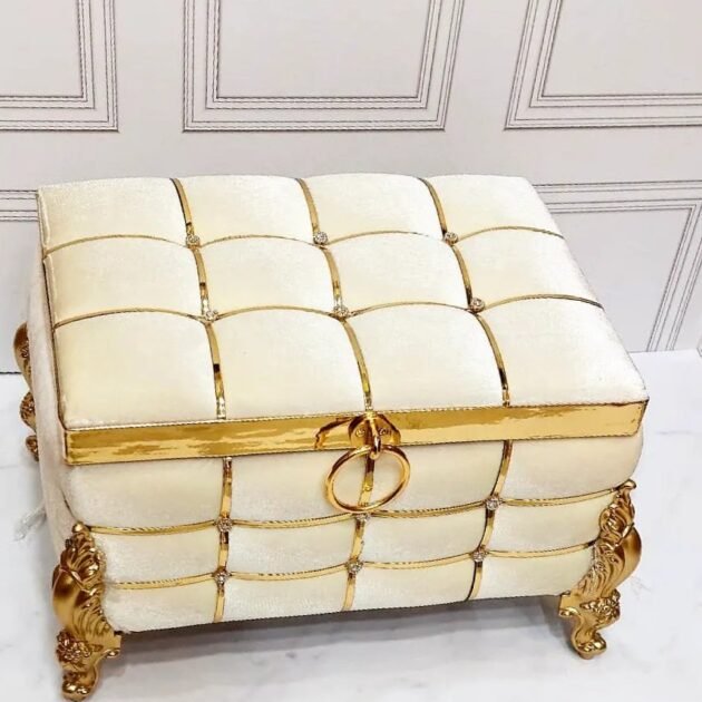 طبق حنة موديل كوفر اللون blanc cassé  بالذهبي  دوزان سامبل