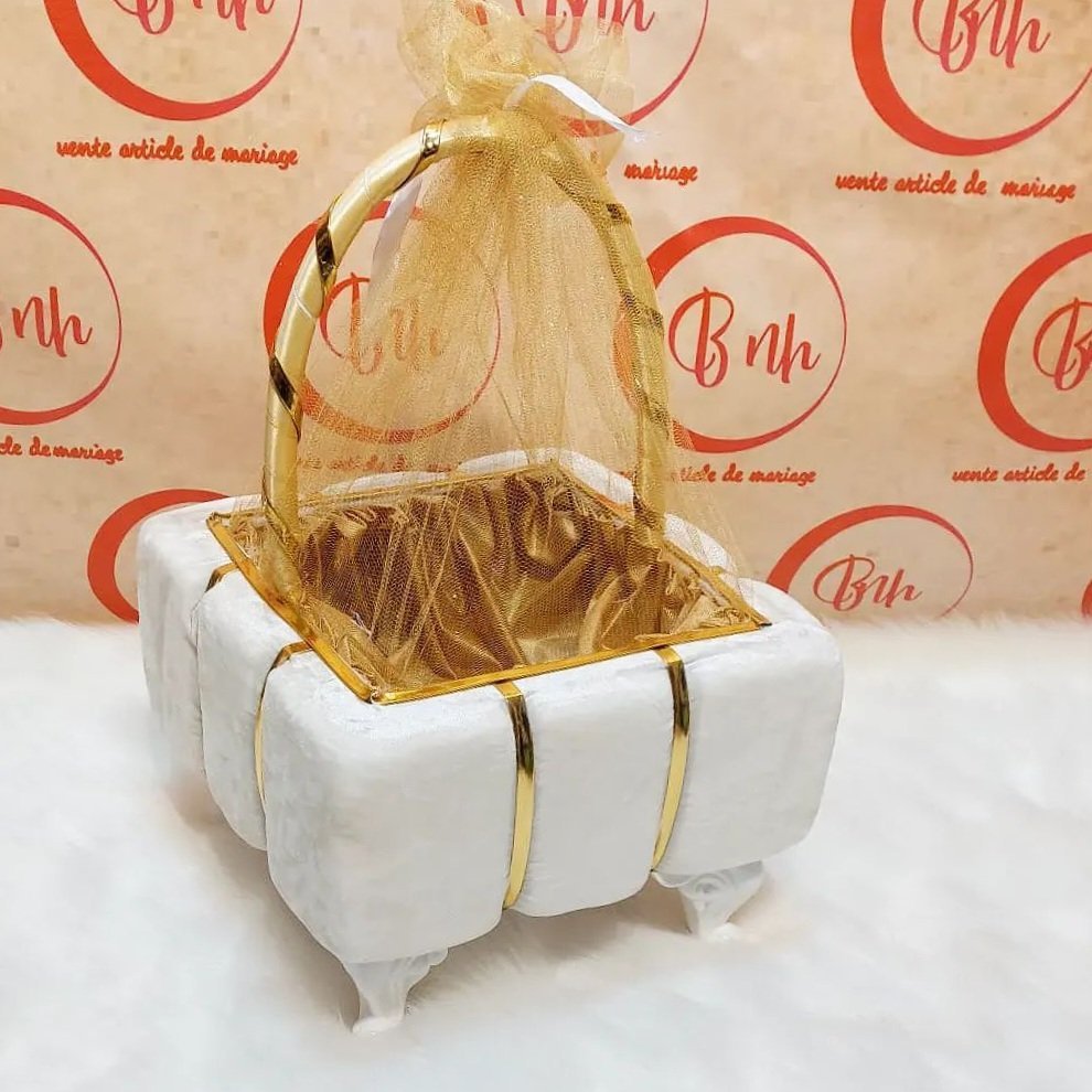 طقم الحنة تقليدي بلمسة عصرية ليزيد مناسبتكم بهجة وفرحة.+ 🎁هدية