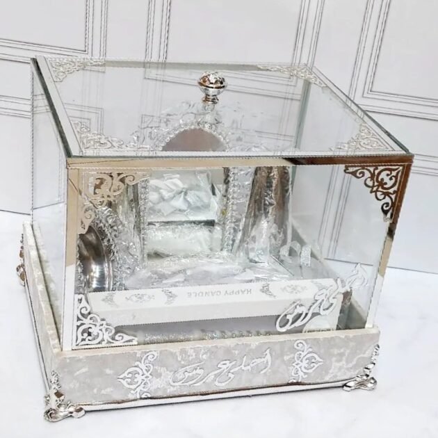 طبق حنة موديل كوفر  بالزجاج  ابيض بالفضي