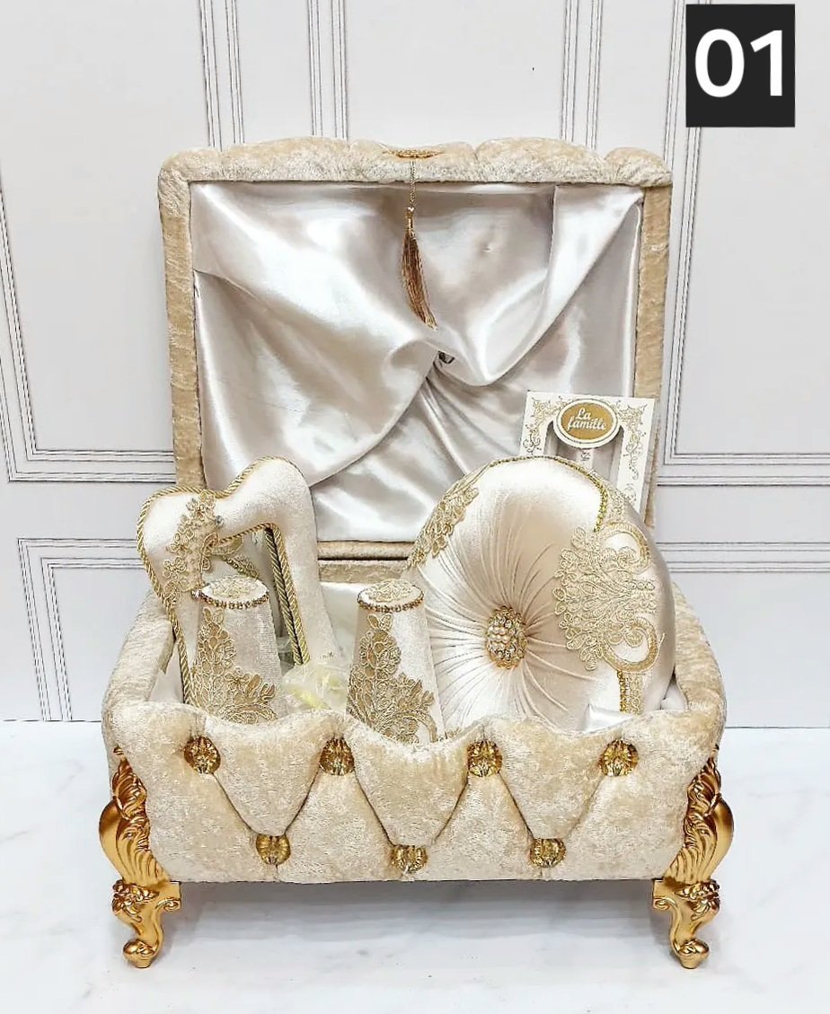 طبق حنة دوزان مغلفين بالقطيفة