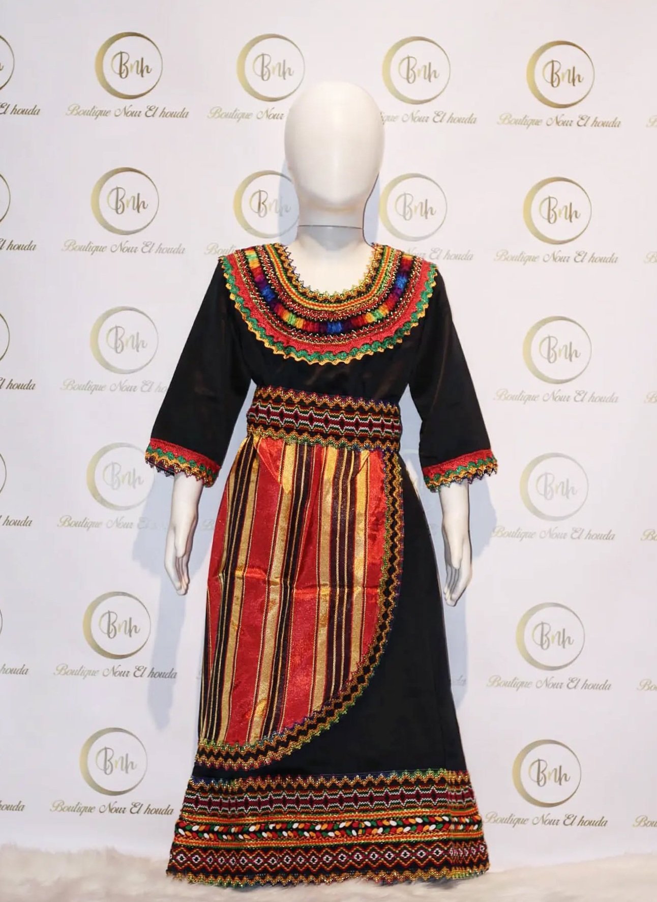 جبة قبايلي في نوار من 4 سنوات ل 10 سنوات - الصورة 2