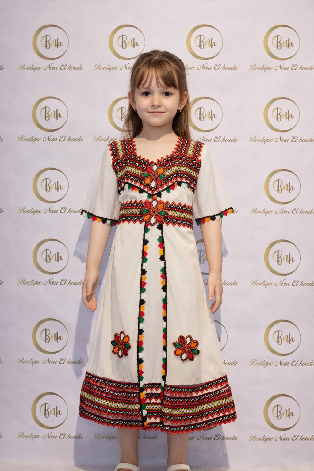 جبة قبايل بنات المقاسات المتوفرة عامين . 4 سنوات . 10 سنوات. 12 سنة